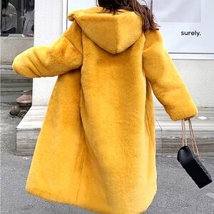 Women's Yellow Long Faux Fur Coat Size Small